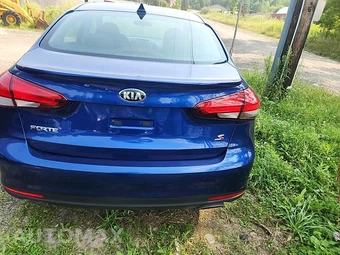 2017 Kia Forte S Sedan – miniatura 5