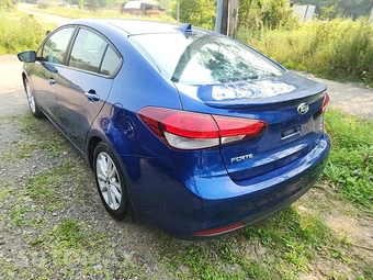 2017 Kia Forte S Sedan – miniatura 6