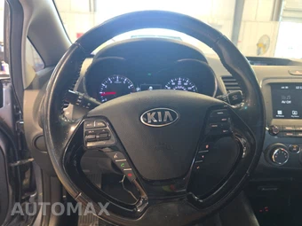 2017 Kia Forte S Sedan – miniatura 10