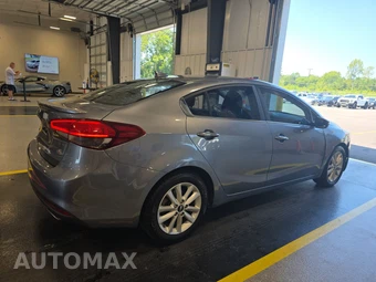 2017 Kia Forte S Sedan – miniatura 4