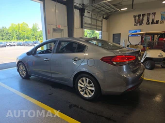 2017 Kia Forte S Sedan – miniatura 6