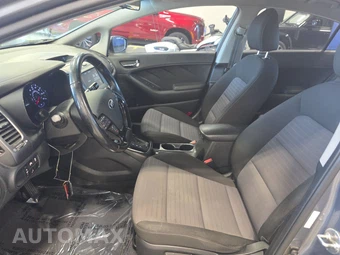 2017 Kia Forte S Sedan – miniatura 7