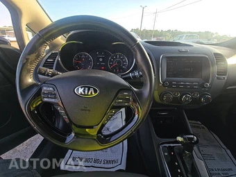2017 Kia Forte S Sedan – miniatura 11