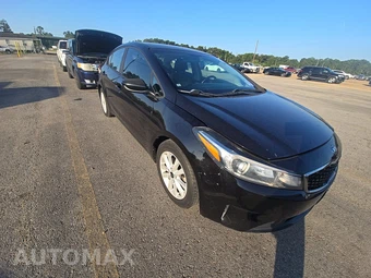2017 Kia Forte S Sedan – miniatura 3