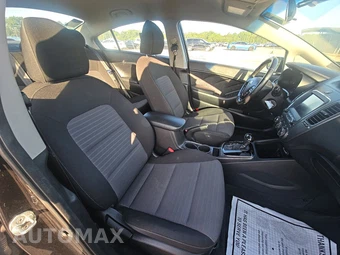 2017 Kia Forte S Sedan – miniatura 8