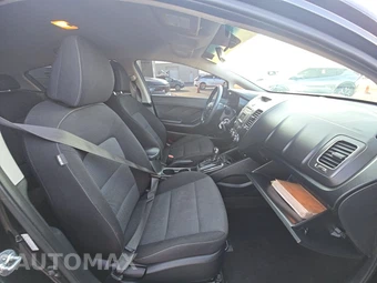 2017 Kia Forte5 LX Hatchback – miniatura 8