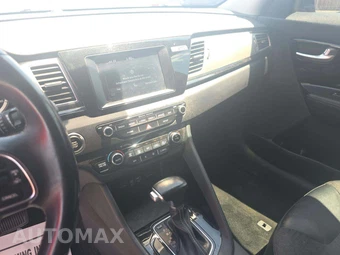 2017 Kia Niro EX – miniatura 10