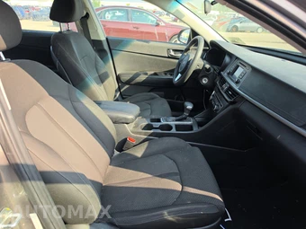 2017 Kia Optima LX 2.4L – miniatura 8