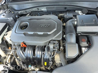 2017 Kia Optima LX 2.4L – miniatura 15