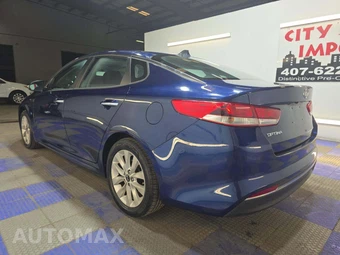 2017 Kia Optima LX 2.4L – miniatura 2