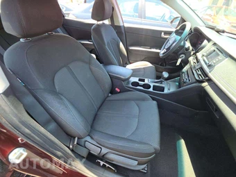 2017 Kia Optima LX 2.4L – miniatura 18