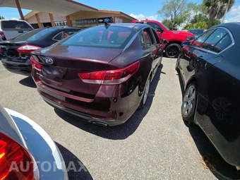 2017 Kia Optima LX 2.4L – miniatura 3