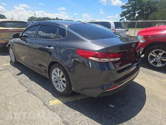 2017 Kia Optima LX 2.4L - miniatura 6