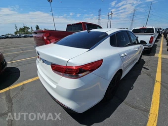 2017 Kia Optima LX 2.4L – miniatura 4