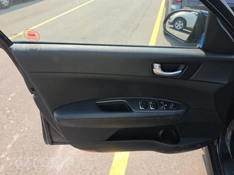 2017 Kia Optima LX 2.4L – miniatura 9