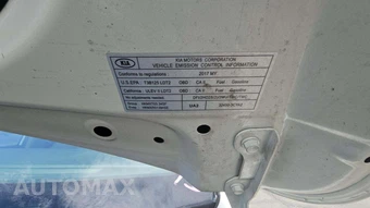 2017 Kia Sedona L 120.5" WB – miniatura 24