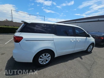 2017 Kia Sedona L 120.5" WB – miniatura 4