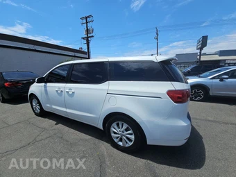 2017 Kia Sedona L 120.5" WB – miniatura 6