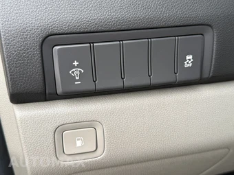 2017 Kia Sedona LX 120.5" WB - miniatura 19