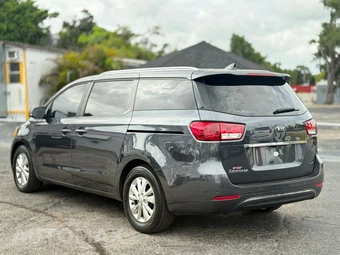 2017 Kia Sedona LX 120.5" WB - miniatura 5