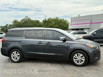 2017 Kia Sedona LX 120.5" WB - miniatura 8