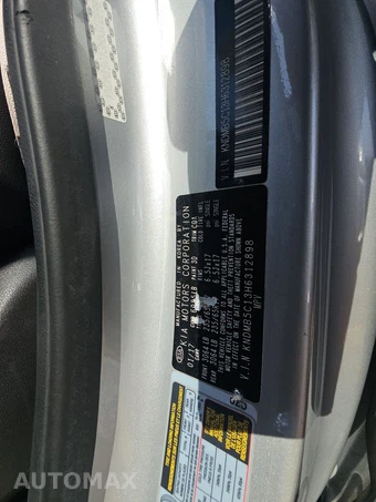 2017 Kia Sedona LX 120.5" WB – miniatura 15