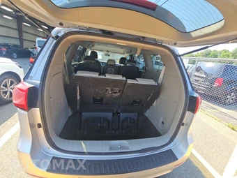 2017 Kia Sedona LX 120.5" WB – miniatura 17