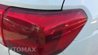2017 Kia Sedona LX 120.5" WB – miniatura 32