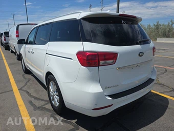 2017 Kia Sedona LX 120.5" WB – miniatura 6