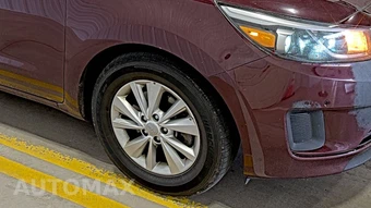 2017 Kia Sedona LX 120.5" WB – miniatura 8