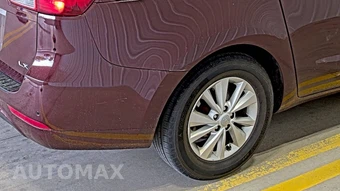 2017 Kia Sedona LX 120.5" WB – miniatura 9