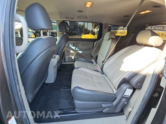 2017 Kia Sedona LX 120.5" WB – miniatura 13