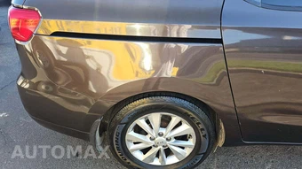 2017 Kia Sedona LX 120.5" WB – miniatura 28