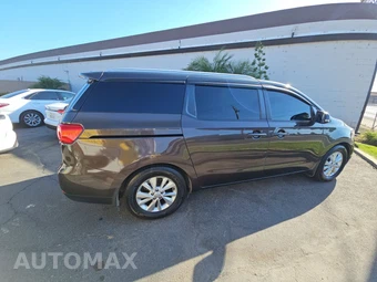 2017 Kia Sedona LX 120.5" WB – miniatura 4