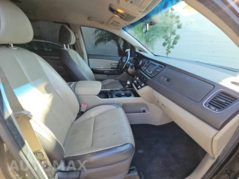 2017 Kia Sedona LX 120.5" WB – miniatura 8