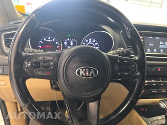 2017 Kia Sedona LX 120.5" WB – miniatura 10