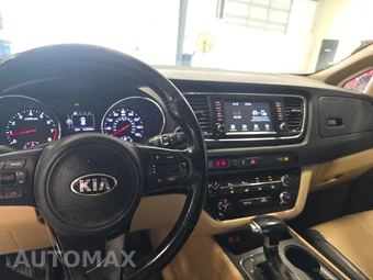 2017 Kia Sedona LX 120.5" WB – miniatura 11