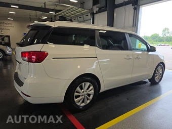 2017 Kia Sedona LX 120.5" WB – miniatura 4