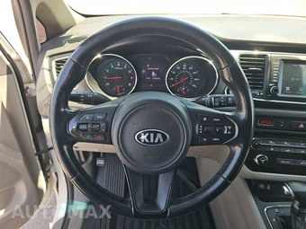 2017 Kia Sedona LX 120.5" WB - miniatura 10