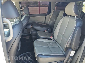 2017 Kia Sedona LX 120.5" WB - miniatura 13