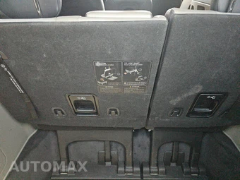 2017 Kia Sedona LX 120.5" WB - miniatura 17