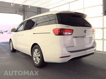 2017 Kia Sedona LX 120.5" WB - miniatura 6