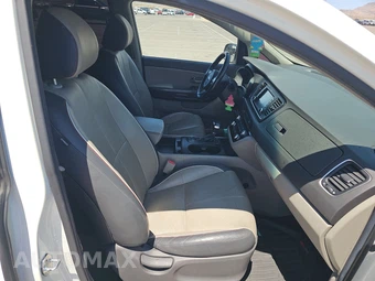 2017 Kia Sedona LX 120.5" WB - miniatura 8