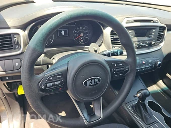 2017 Kia Sorento L – miniatura 10