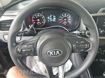 2017 Kia Sorento L – miniatura 10
