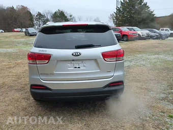 2017 Kia Sorento LX – miniatura 4