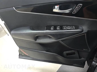 2017 Kia Sorento SX – miniatura 9
