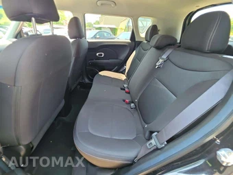 2017 Kia Soul – miniatura 13