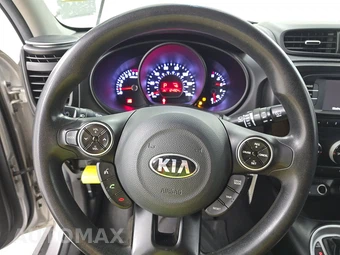 2017 Kia Soul – miniatura 10