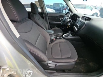 2017 Kia Soul – miniatura 8